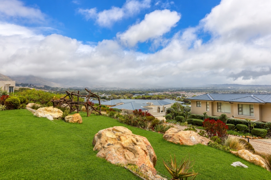 4 Bedroom Property for Sale in Stonehurst Mountain Estate Western Cape